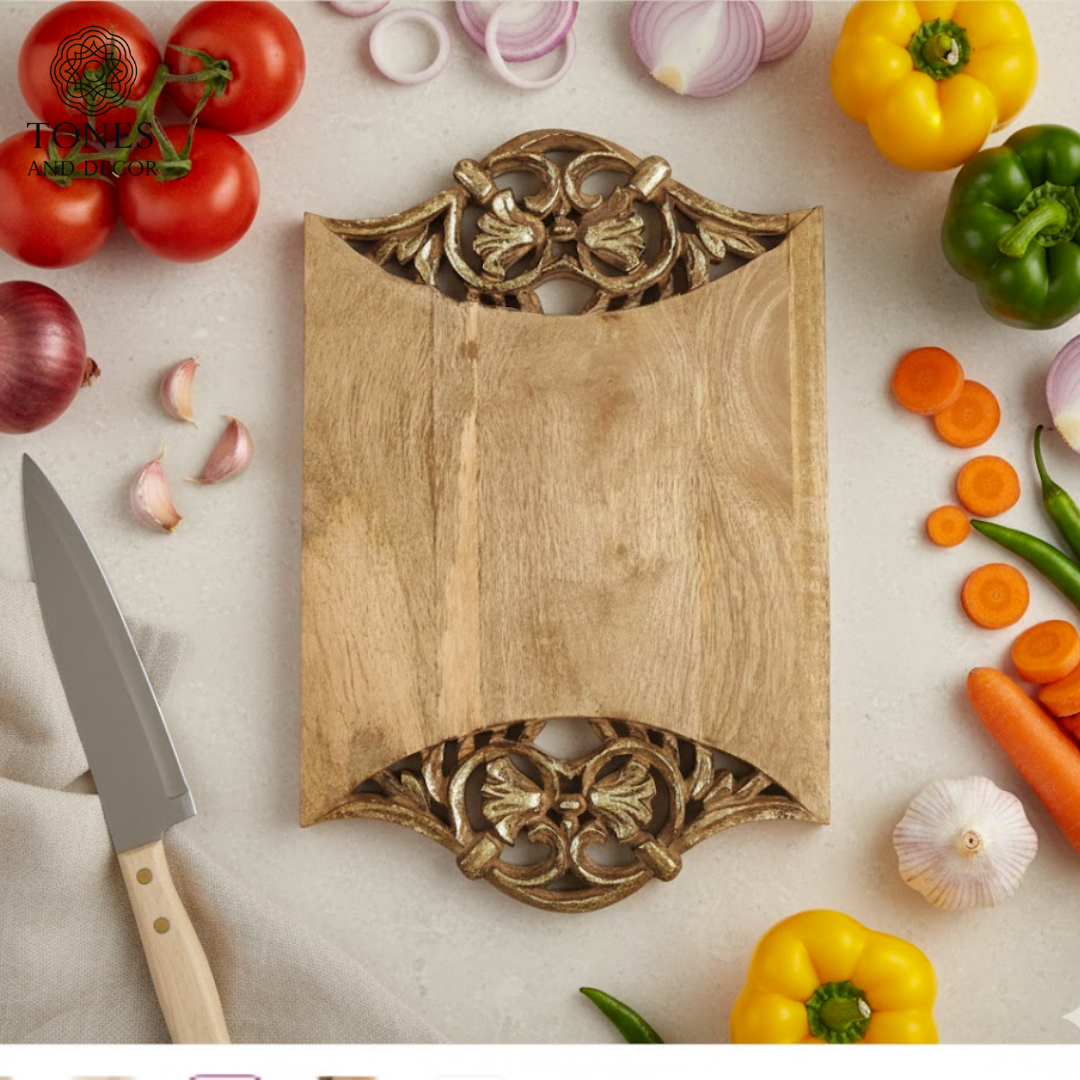 Vintage Crest Dual-Carved Wooden Serving & Prep Board – 40 × 25.4 cm