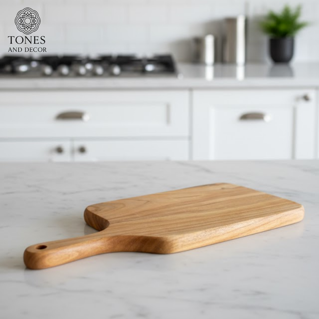 Handcrafted Curved-Handle Wooden Chopping & Serving Board – 40.64 × 20.32 cm