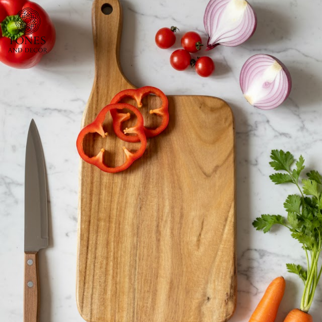 Handcrafted Curved-Handle Wooden Chopping & Serving Board – 40.64 × 20.32 cm